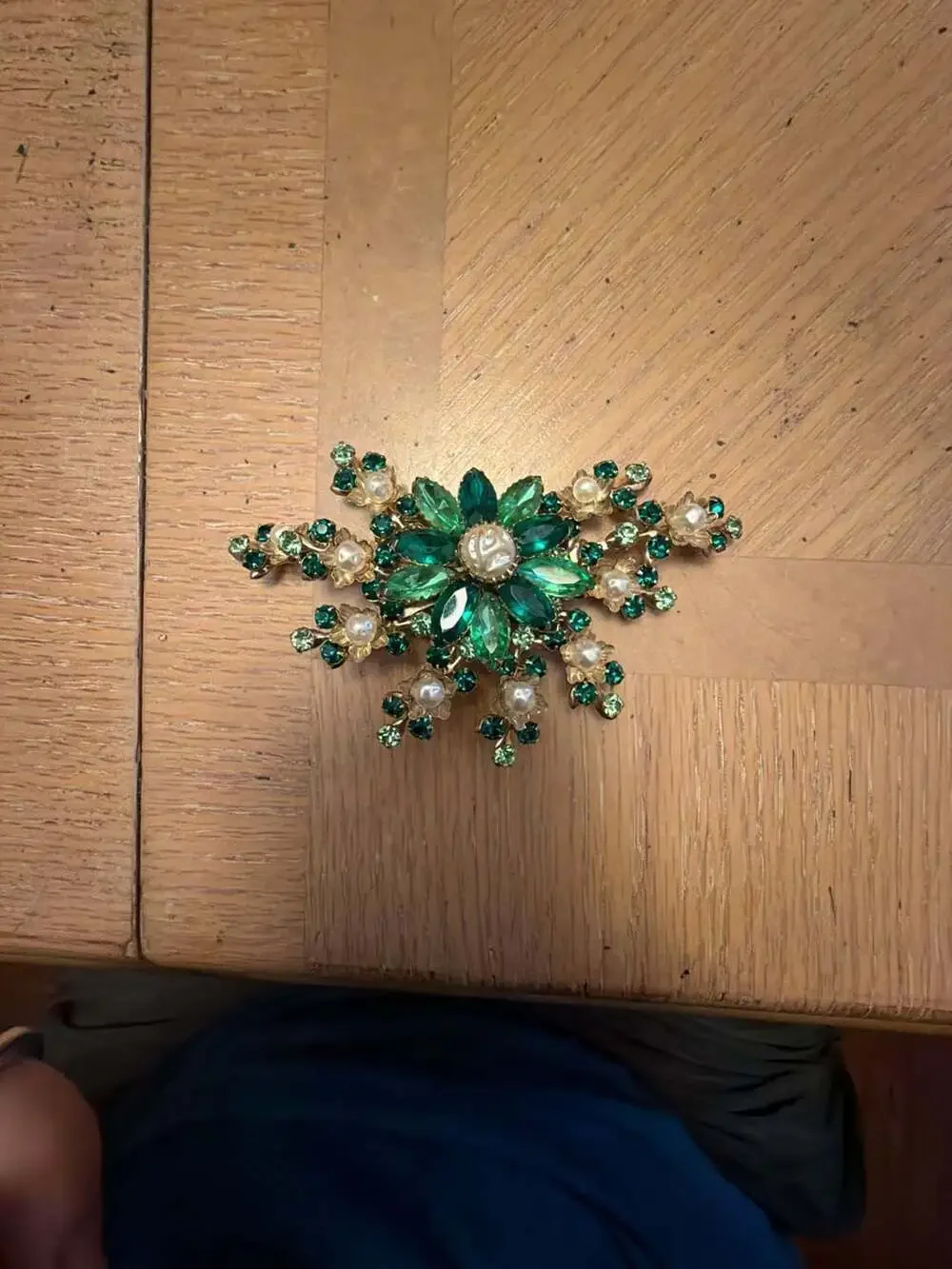 Vintage Judy Lee Large Green Rhinestones and Pearl Signed Brooch